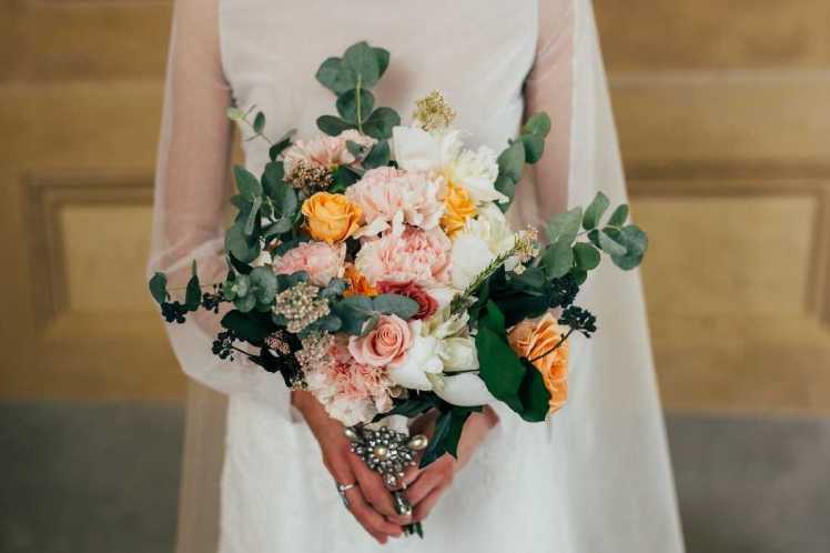 Bouquet Da Sposa In Oro Con 3 Ciondoli Portafoto A Forma Di Fiore, Spilla Ricordo Con Foto Per Sposo E Testimoni